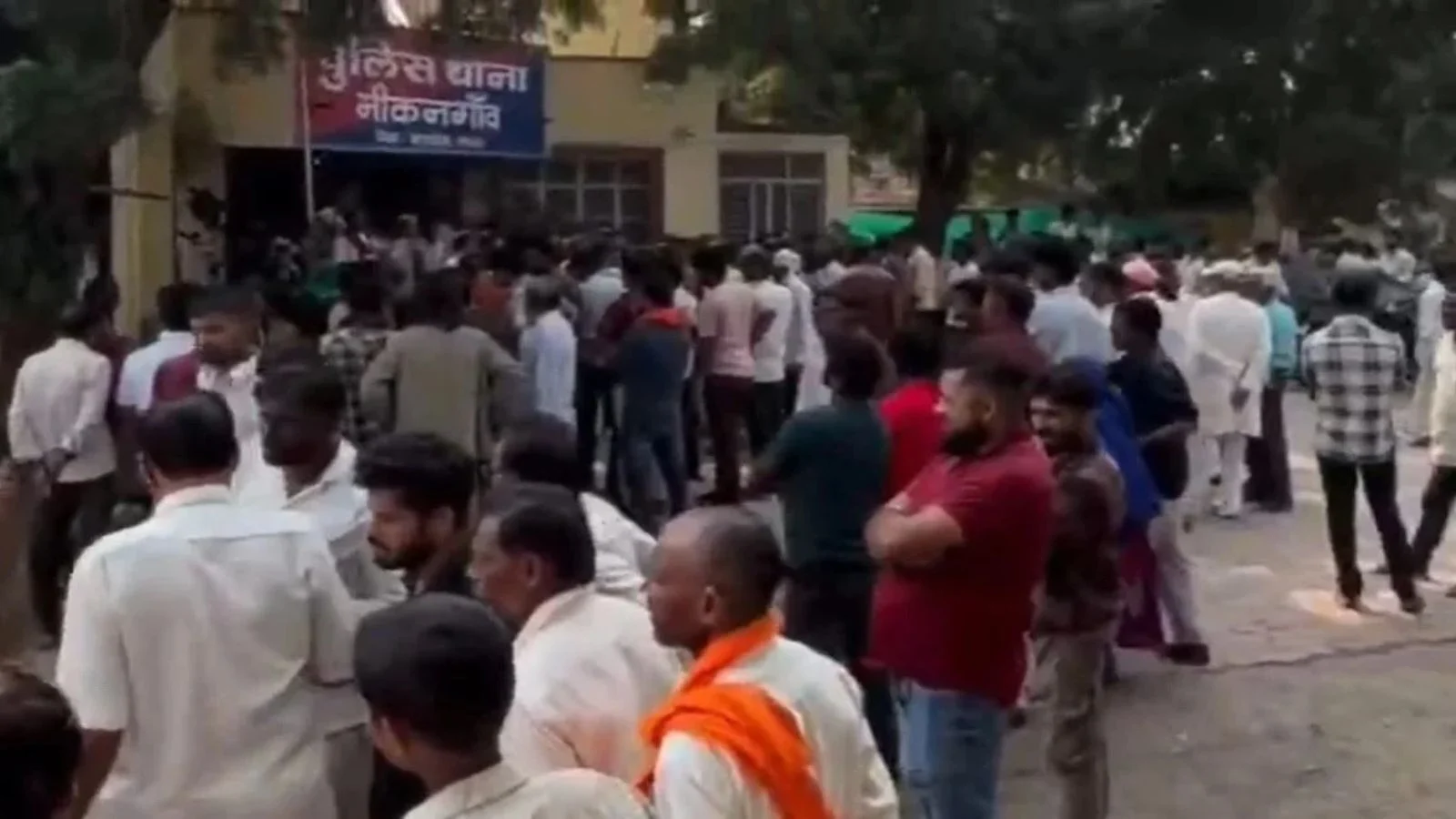 Bloody incident in broad daylight in Khargone! Murder of Saheb Ram Chauhan sparks outrage.